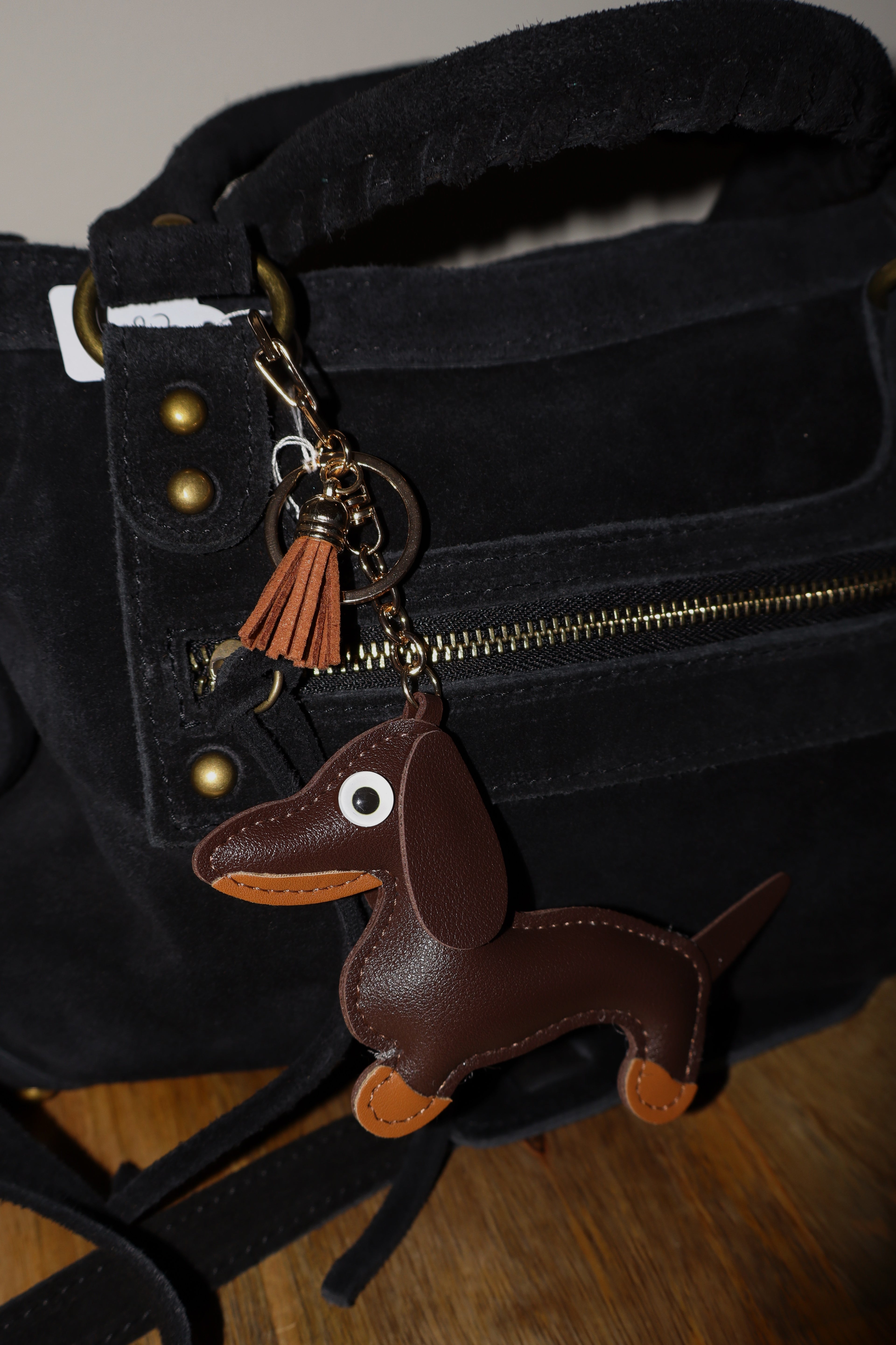 Donker bruine teckel bagcharm