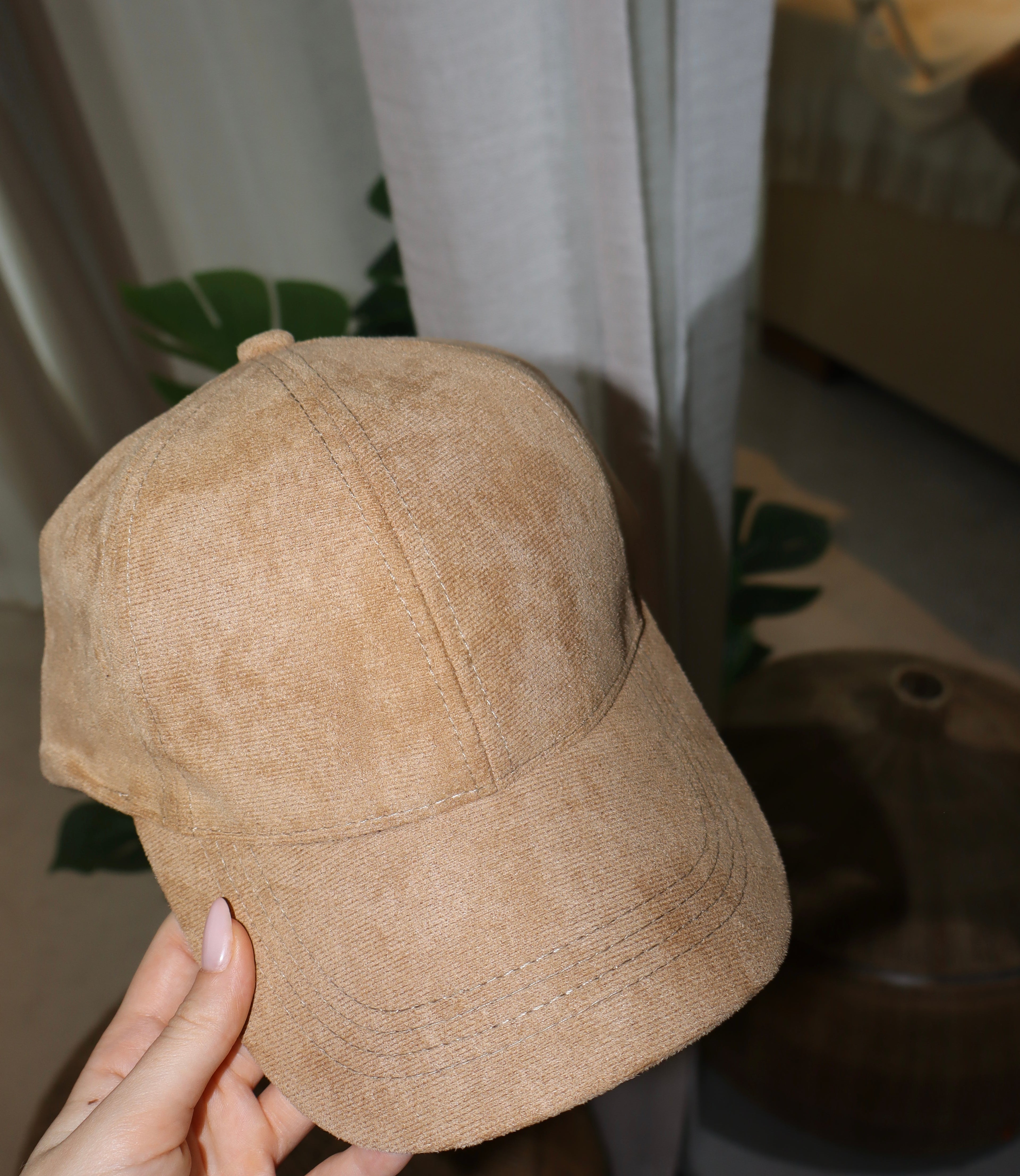 Licht bruine suède pet