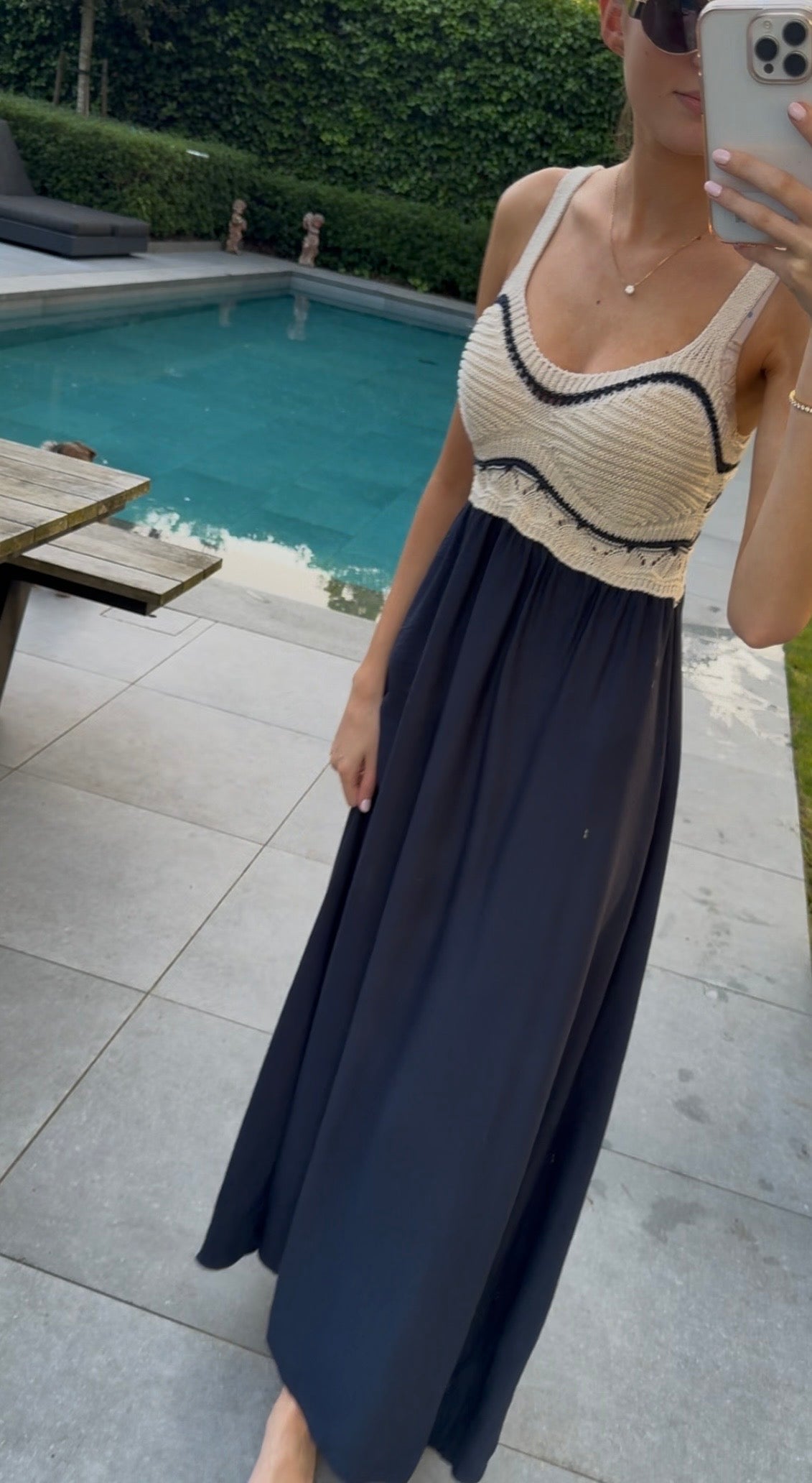 Kleedje donker blauw met tof detail