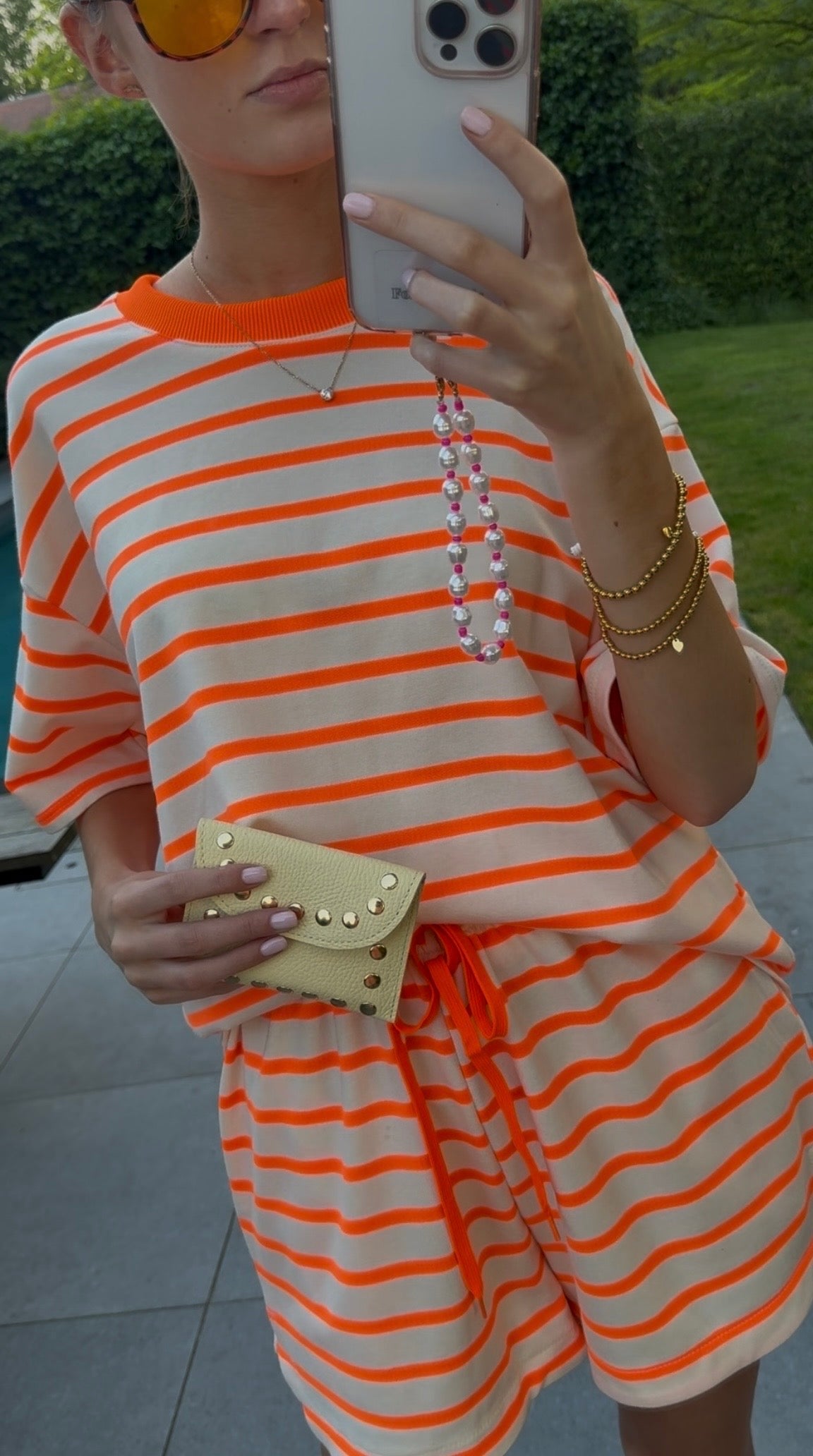 Set short en t-shirt met oranje streepje