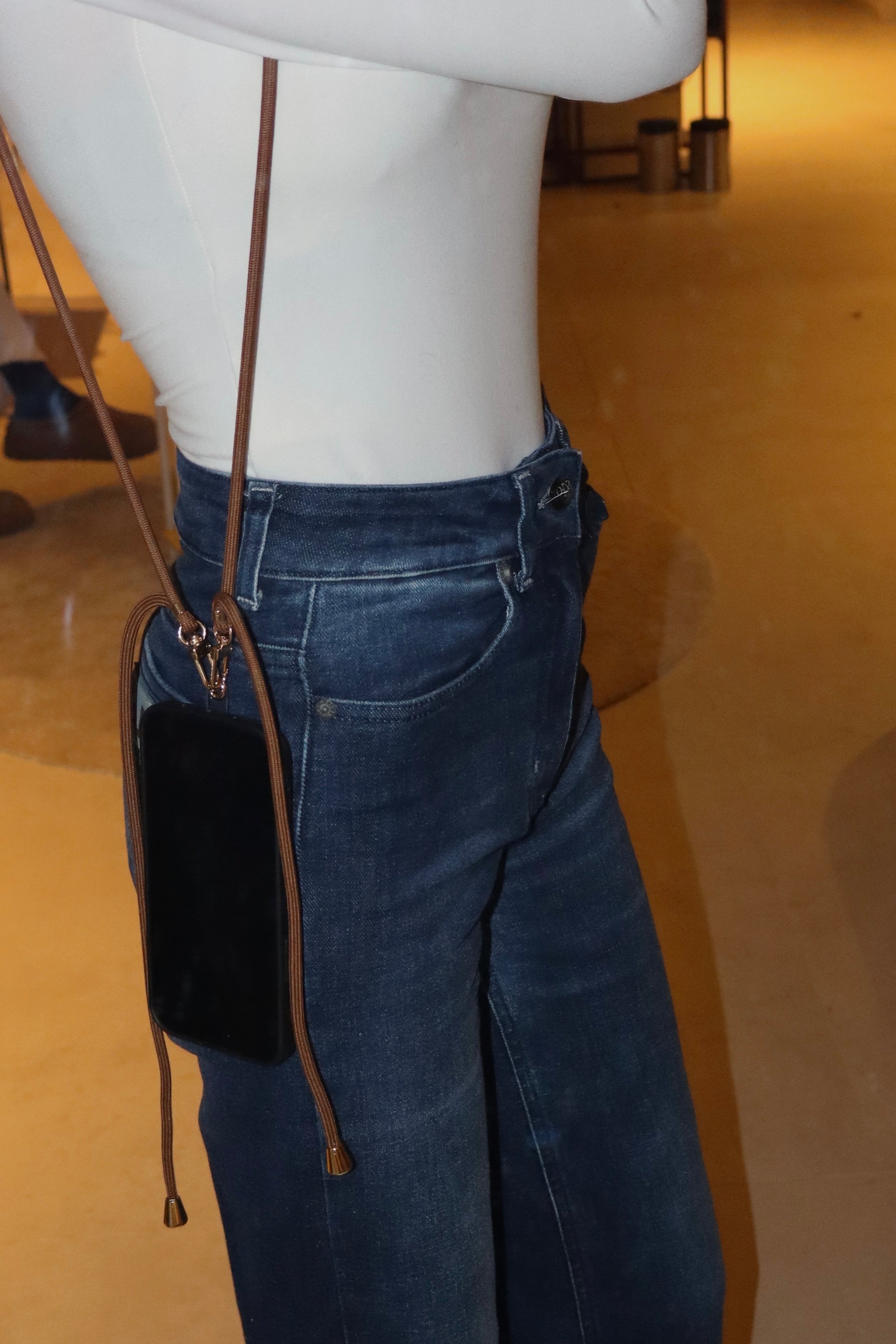 Donker bruin telefoonkoord