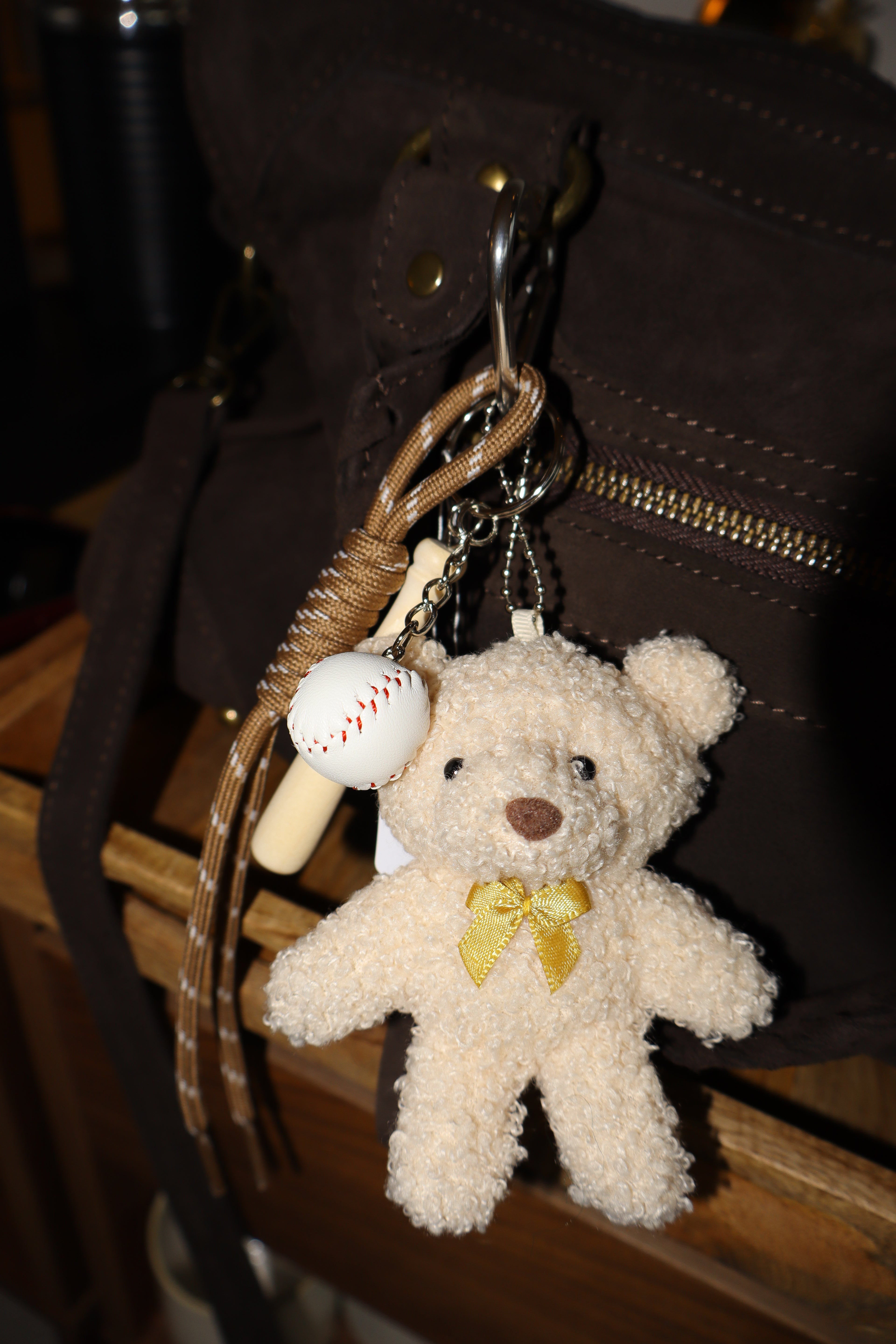 Bagcharm beertje met knuppel