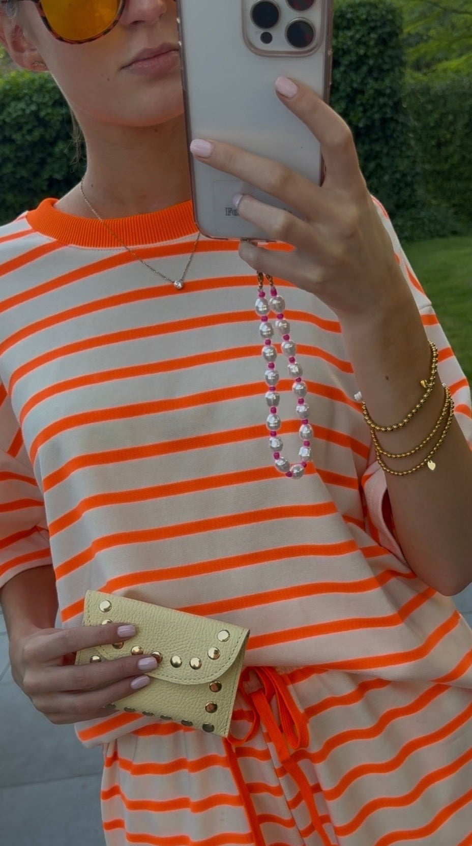 Telefoonkoord witte parels + roze parels