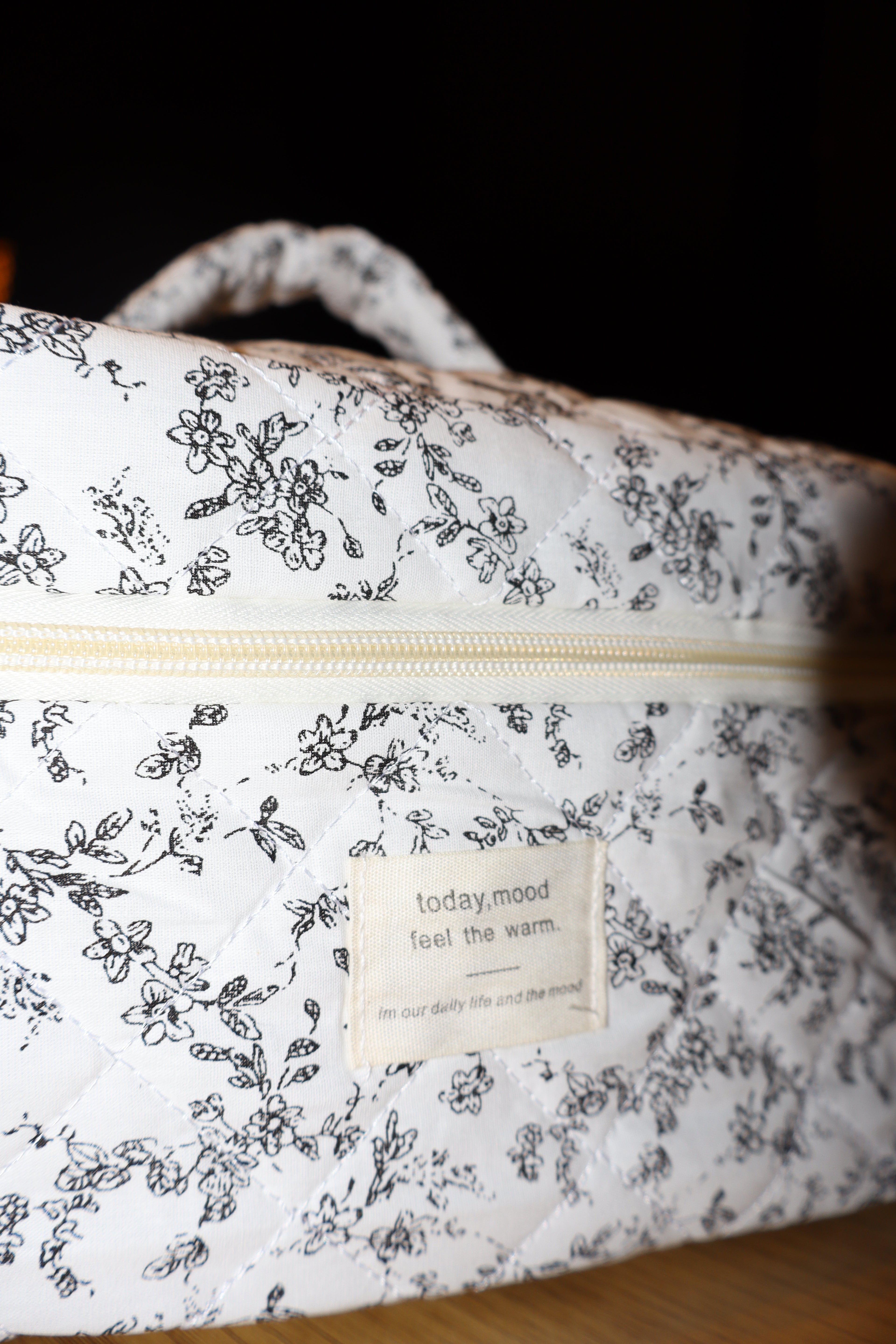 Toilettas met blauwe bloemenprint