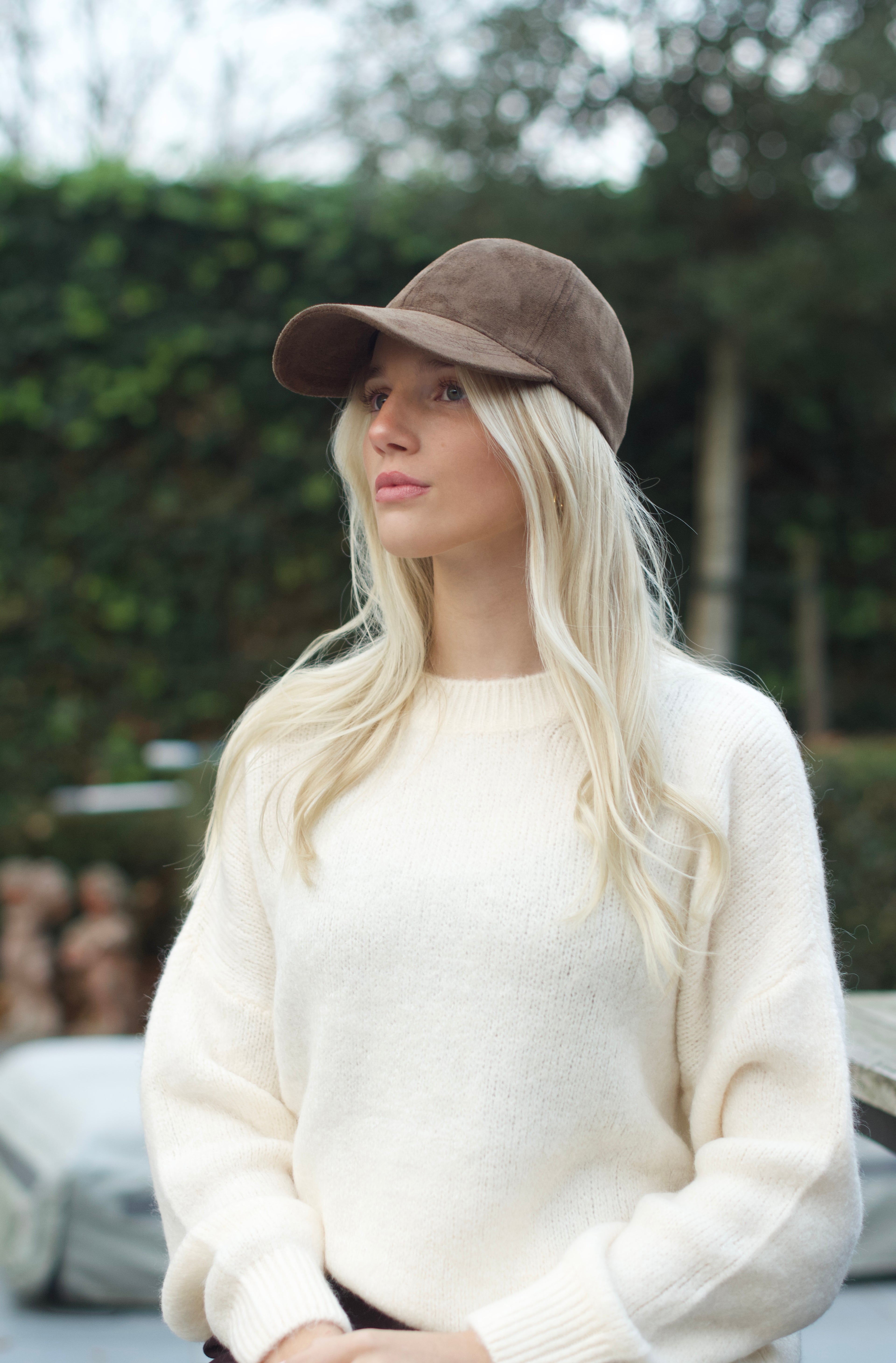 Witte trui met ronde hals